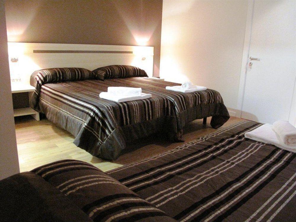 Hostal Barcelona Centro Luaran gambar