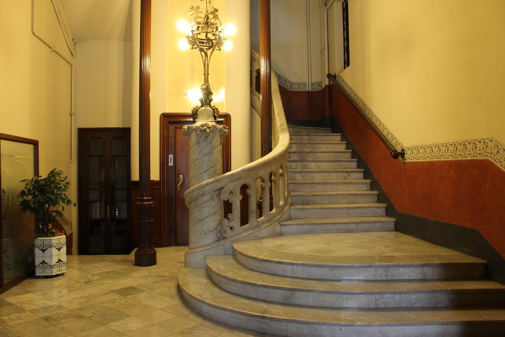 Hostal Barcelona Centro Luaran gambar