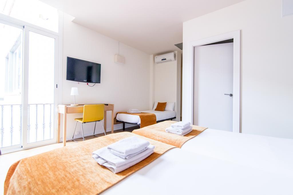 Hostal Barcelona Centro Luaran gambar